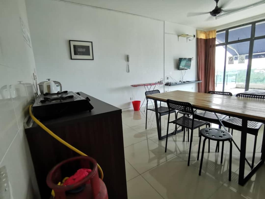 Vista Alam Serviced Apartment Near Idcc Sacc Pkns Uitm Msu Avisena Shah Alam Exterior photo