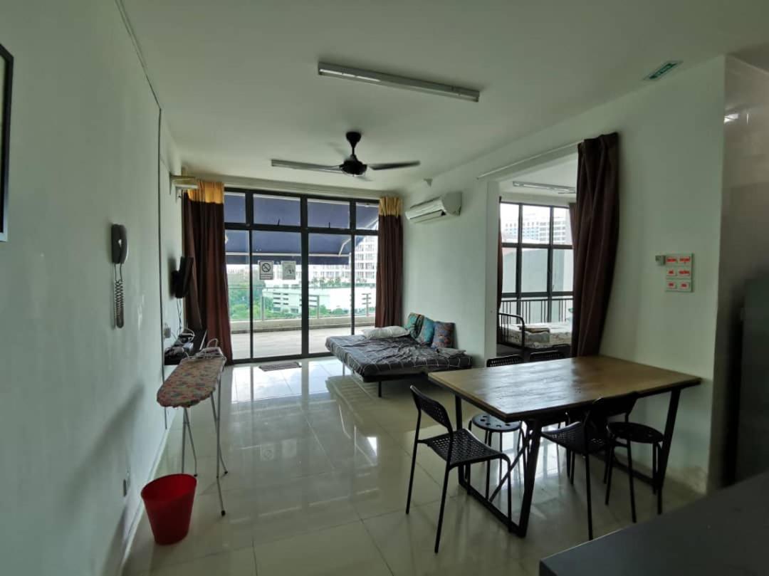 Vista Alam Serviced Apartment Near Idcc Sacc Pkns Uitm Msu Avisena Shah Alam Exterior photo