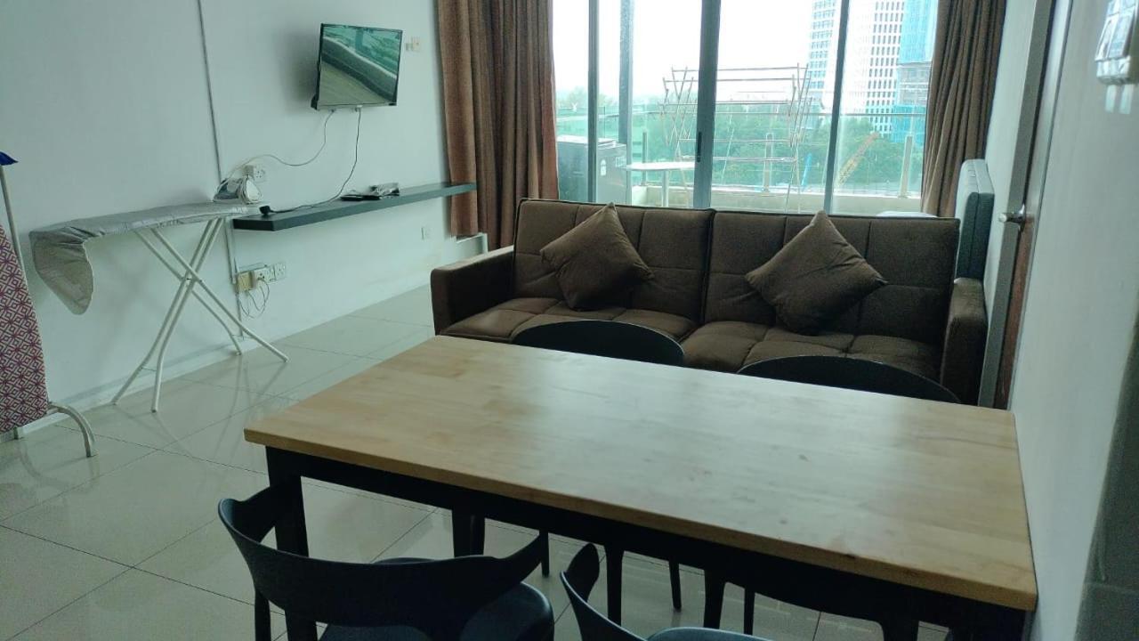 Vista Alam Serviced Apartment Near Idcc Sacc Pkns Uitm Msu Avisena Shah Alam Exterior photo